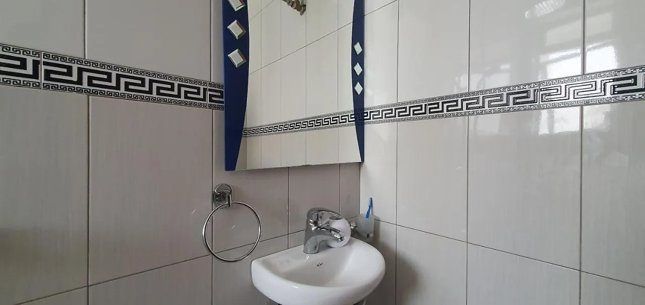 Bukoto 3 Bedroomed House With Wi-Fi Καμπάλα 0*,